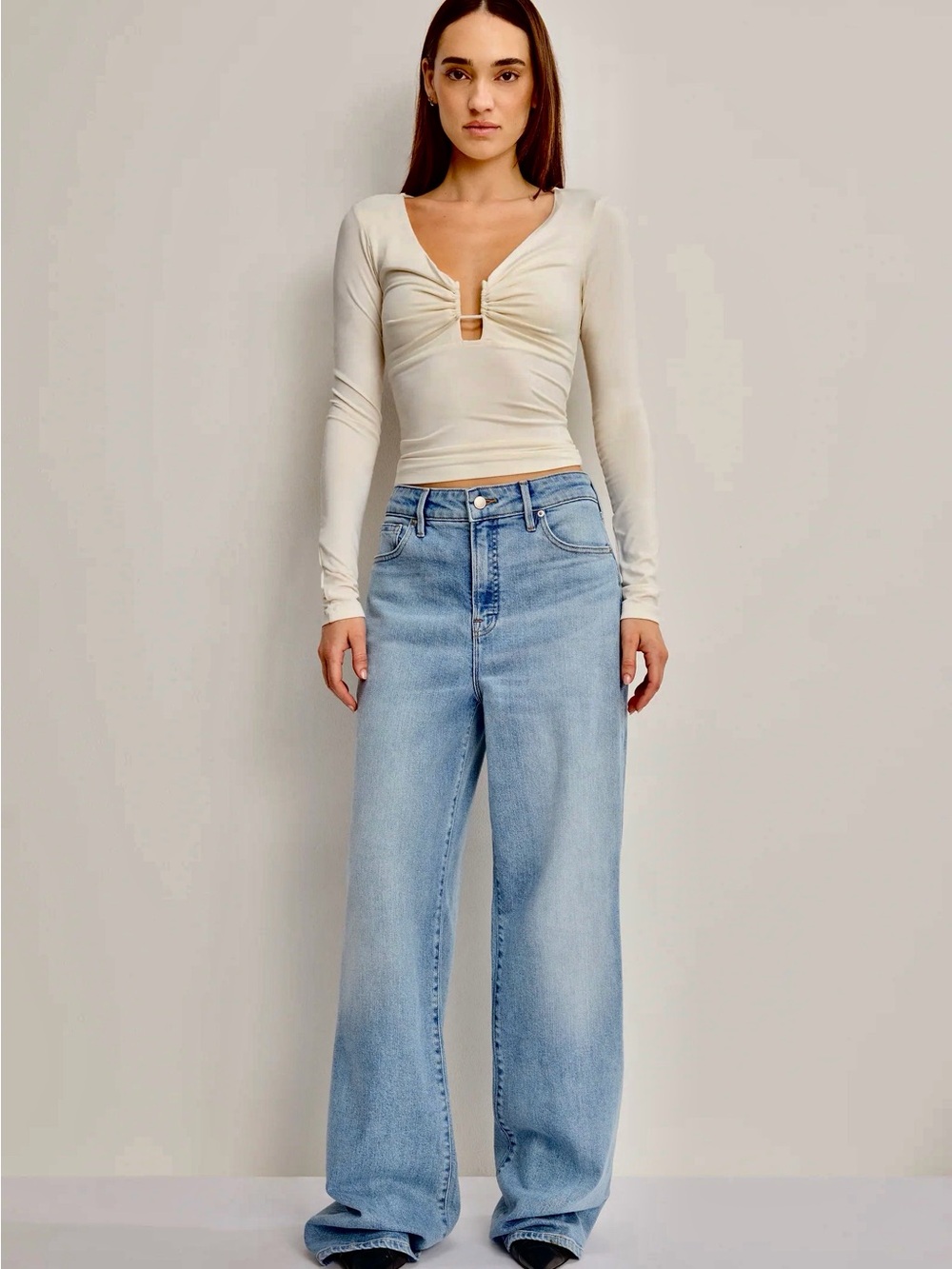 NWT Good American Good Ease mid-rise jeans in size 0/25